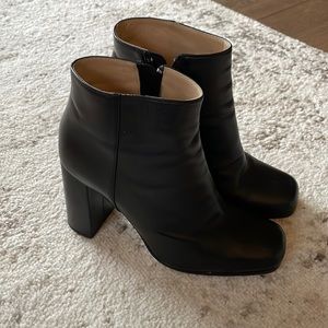 Max mara black leather ankle boots, block heel Sz38